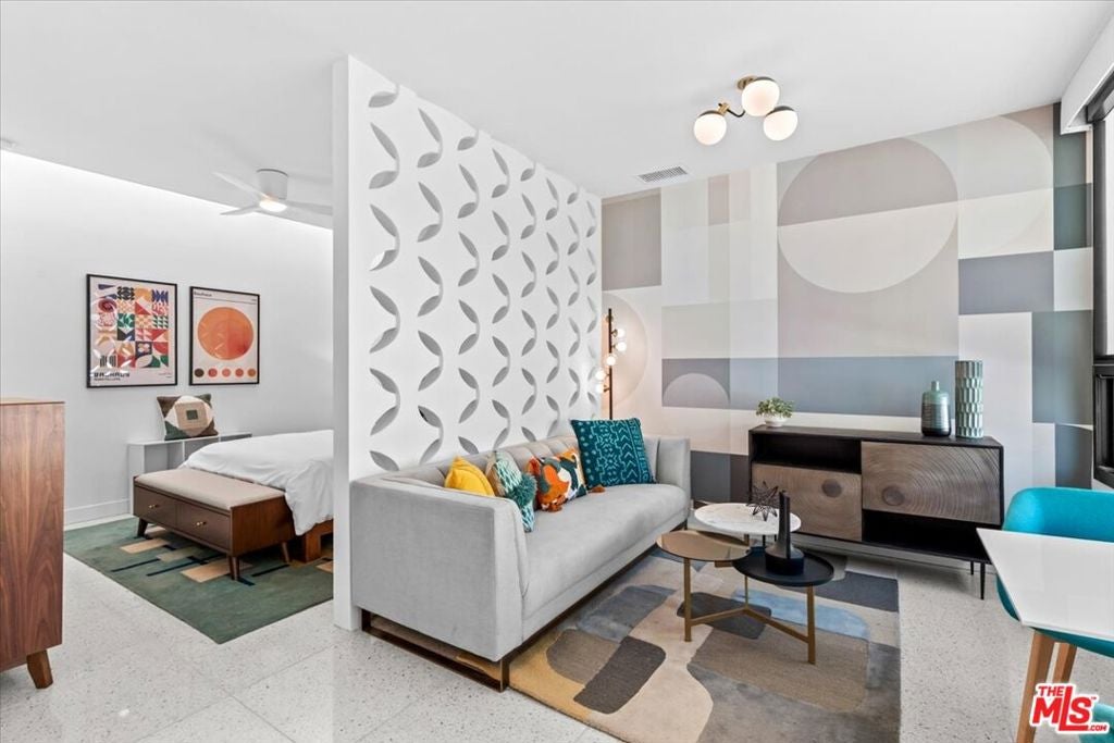 426 N Hermosa Drive