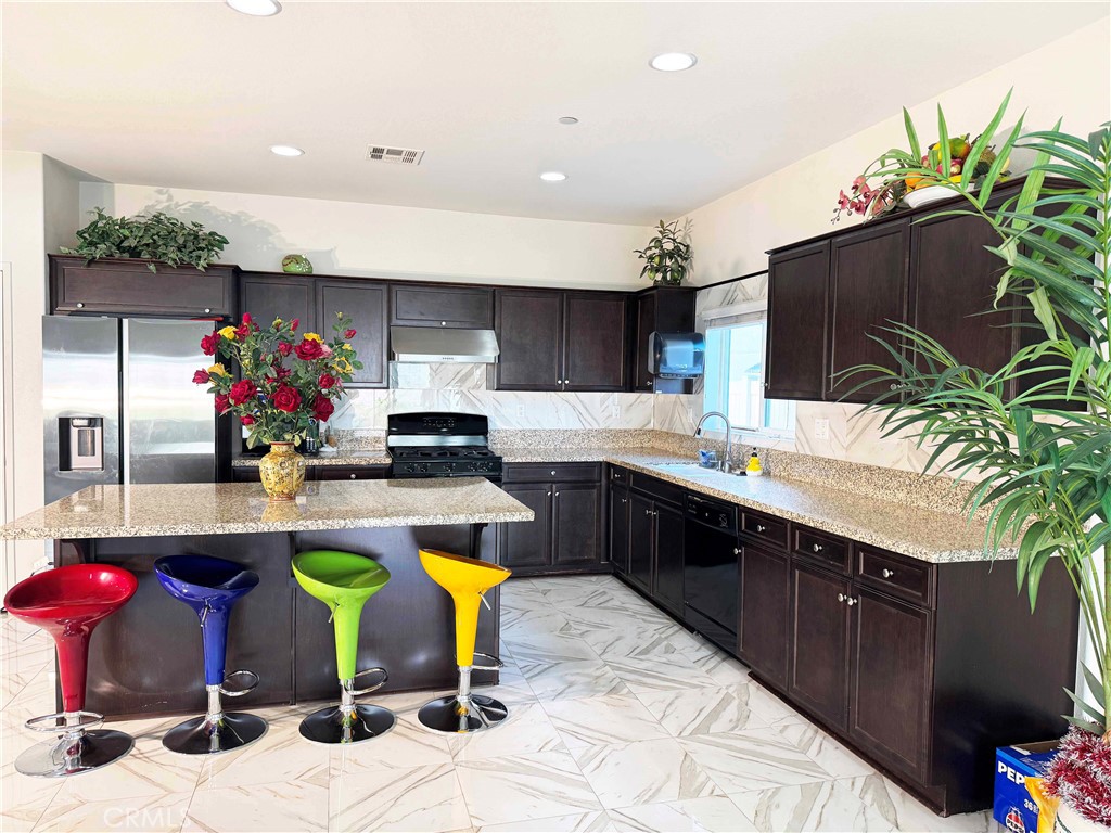 4991 NW Graphite Creek Road