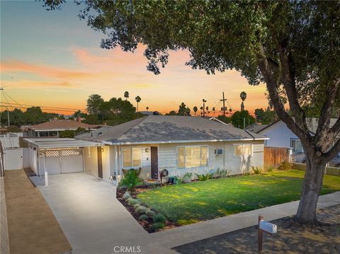 Photo of 4055 Canterbury Road, Riverside, CA 92504 (MLS # SW25200751) Photo of 4055 Canterbury Road, Riverside, CA 92504 (MLS # SW25200751)