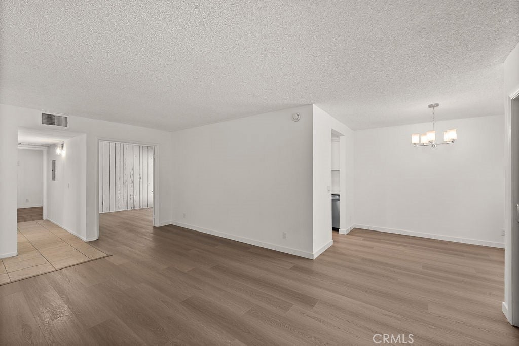 4716 Park Granada 198