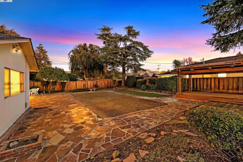 MISSION RANCH - Residential