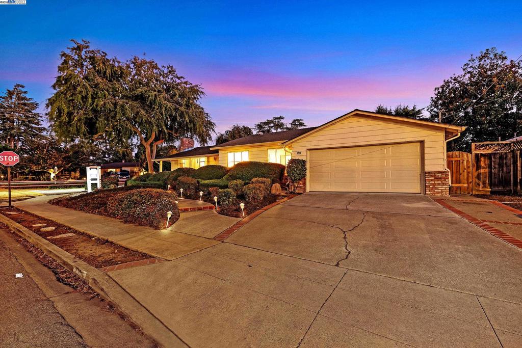 MISSION RANCH - Residential