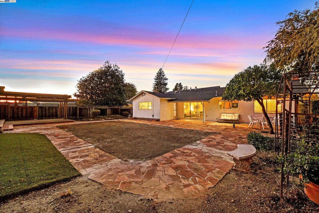 MISSION RANCH - Residential