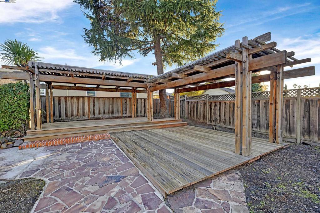 MISSION RANCH - Residential