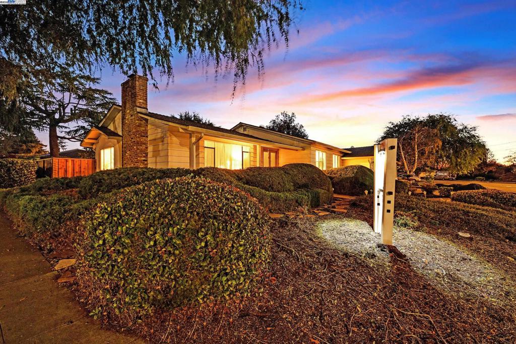 MISSION RANCH - Residential