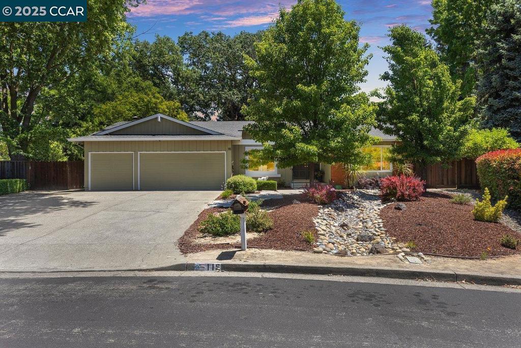 Properties 1 115 Saint Jean Ct