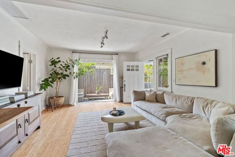 Photo of 648 Palms Boulevard, Venice, CA 90291 (MLS # 26814359)