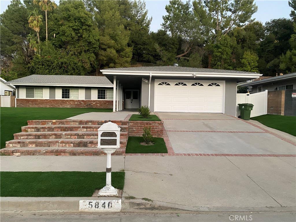 Photo of 5840 Valerie AVE, Woodland Hills, CA 91367 (MLS # SR26178106)