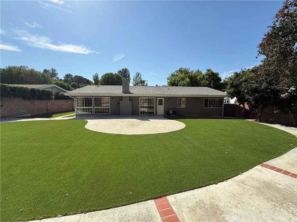 Photo of 5840 Valerie AVE, Woodland Hills, CA 91367 (MLS # SR26178106)