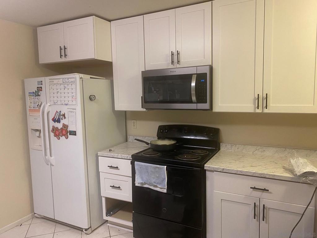 Fresh Painting throughout the interior. New kitchen cabinets. Spacious Unit with 7 Bedrooms and 3 Full baths. Great fit for a big group. Current tenants would like to move out and transfer the current Lease due to new home purchase. Flexible on the Lease terms. Great location in Mira Mesa, easy access to free way I805 & I15. Groceries and restaurants are mins away.