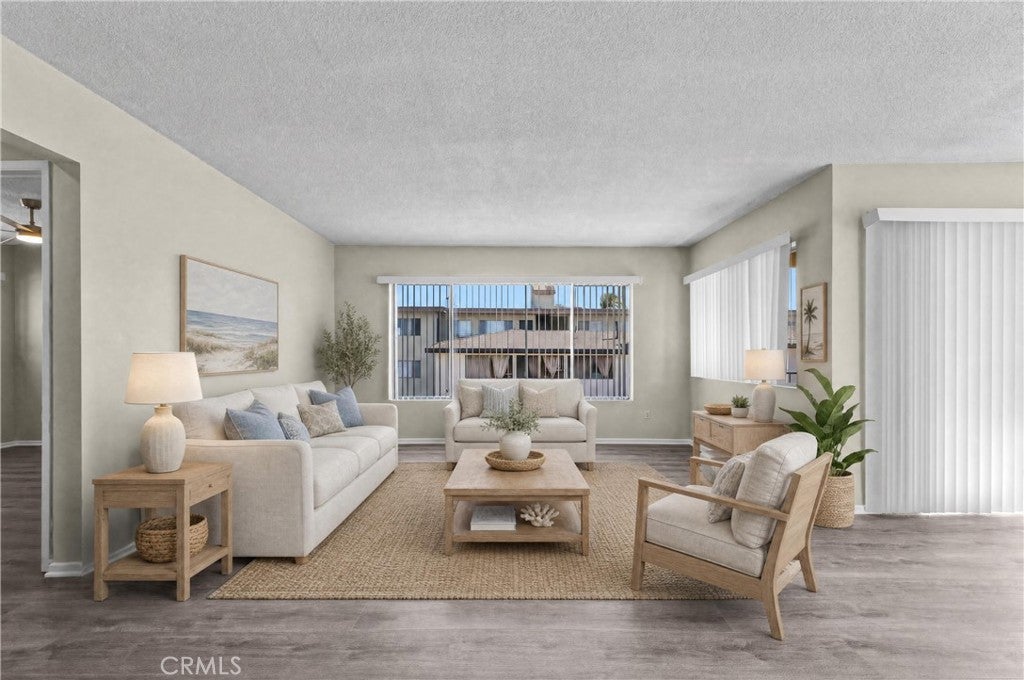 Photo of 114 N Eucalyptus Avenue #7, Inglewood, CA 90301 (MLS # SR26112931)