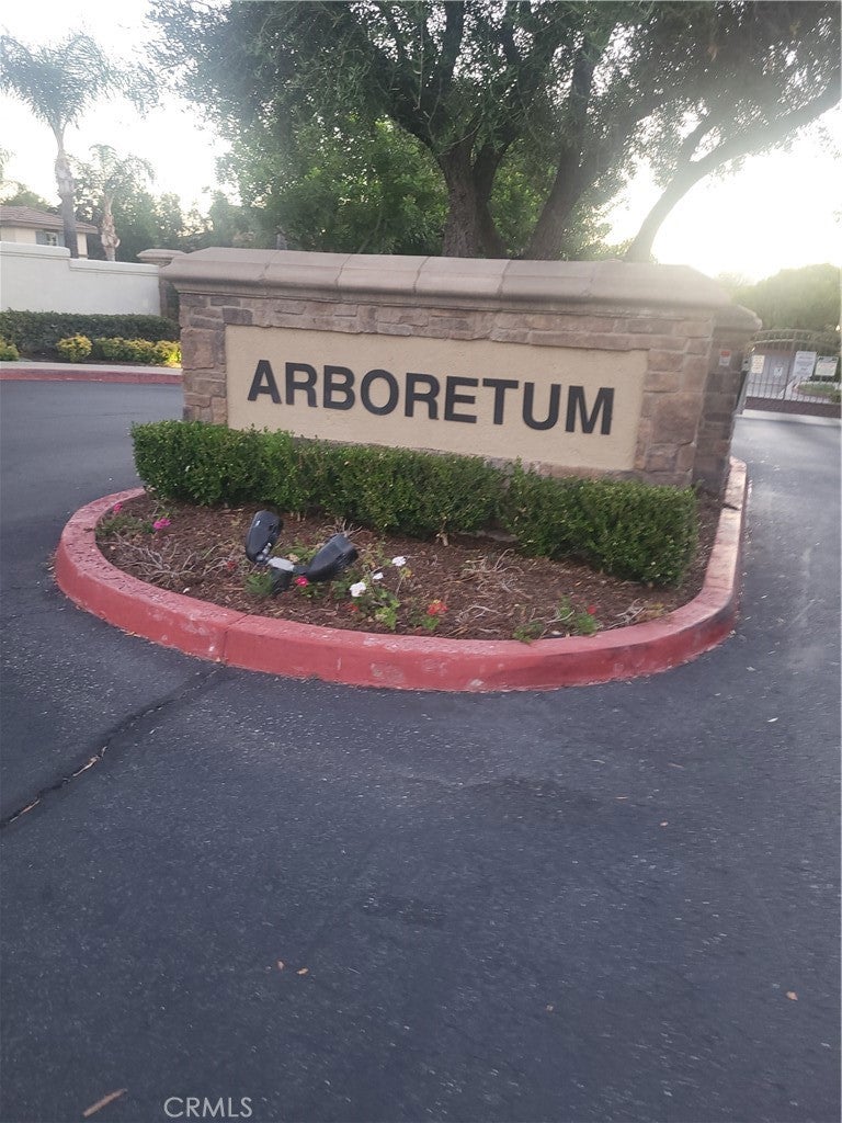 26373 Arboretum 1302