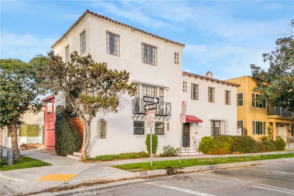 102 Bonito Avenue