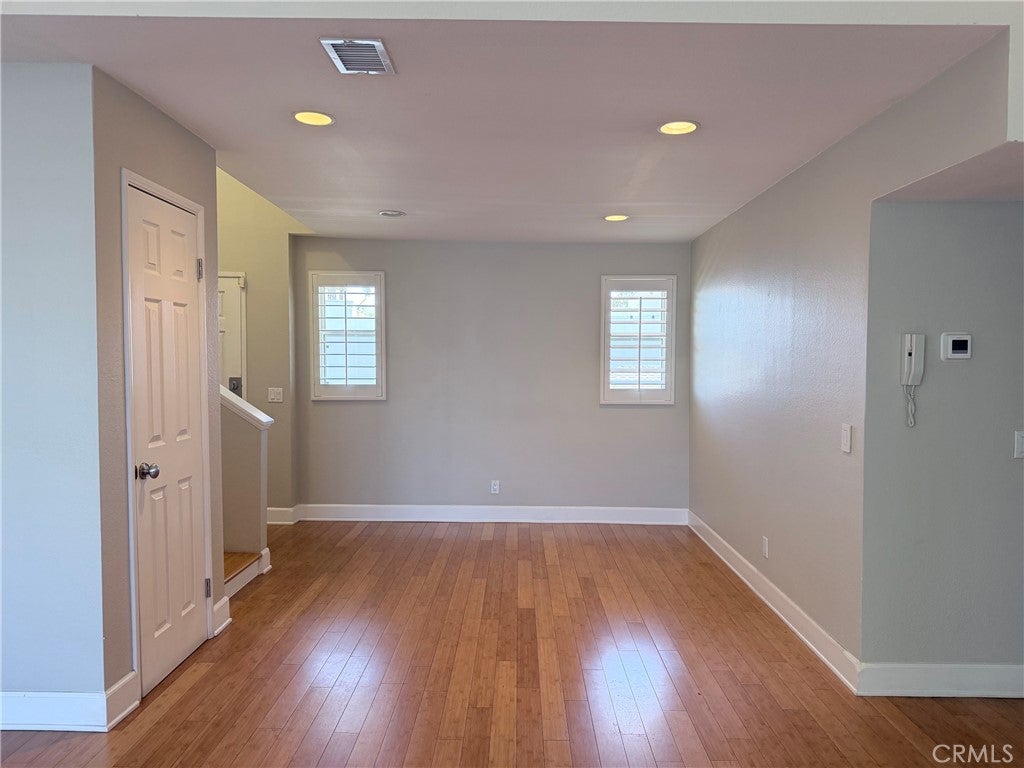 14647 Dickens 8
