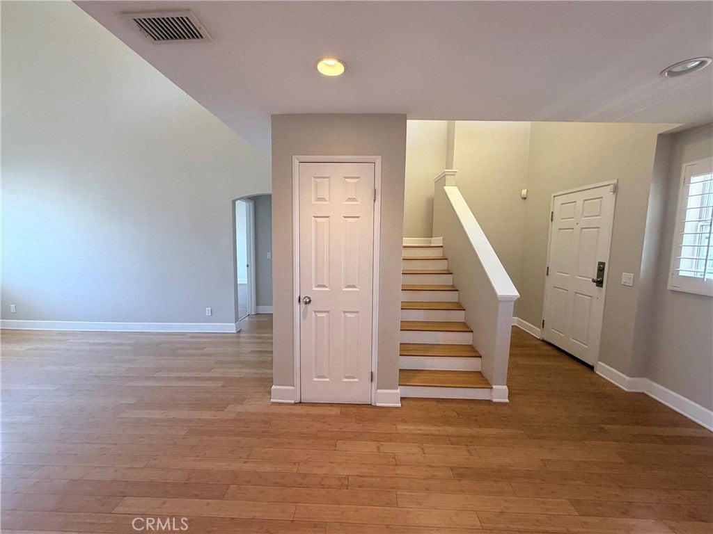 14647 Dickens 8
