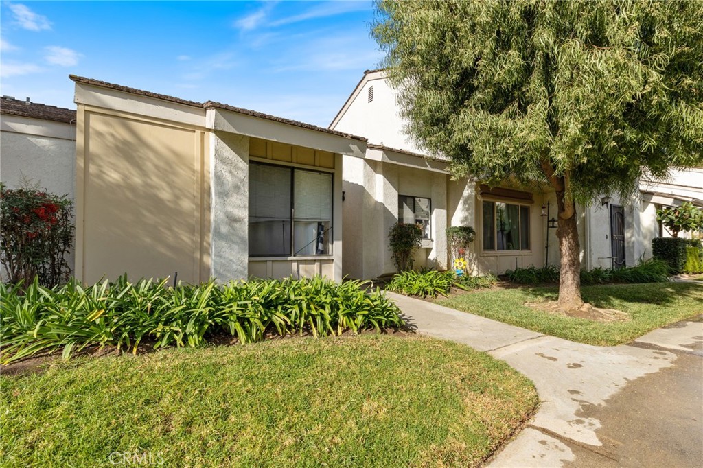 976 E La Habra Boulevard 115