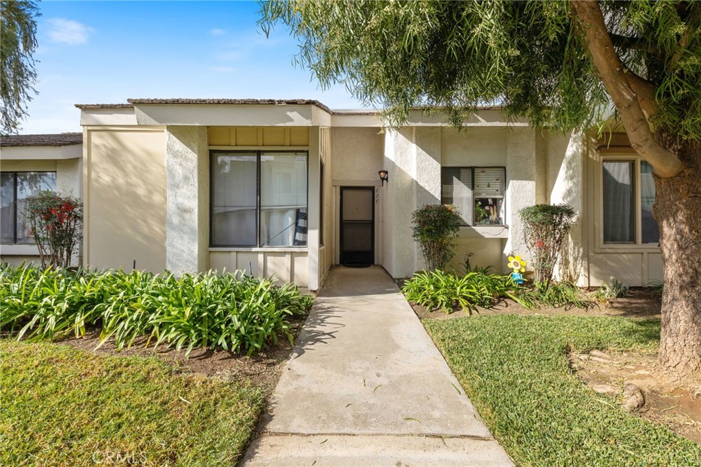 976 E La Habra Boulevard 115