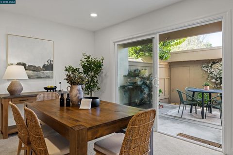 Photo of 1900 Pomar Way Way, Walnut Creek, CA 94598 (MLS # 41127450)