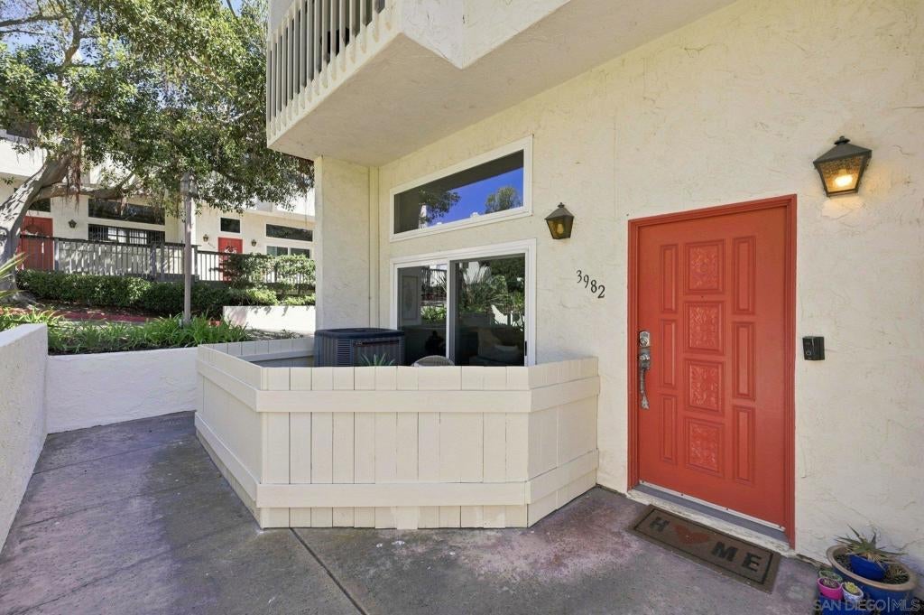 3982 La Jolla Village Dr