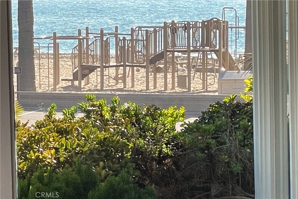 Photo of 74 Emerald Bay, Laguna Beach, CA 92651 (MLS # LG25040442)