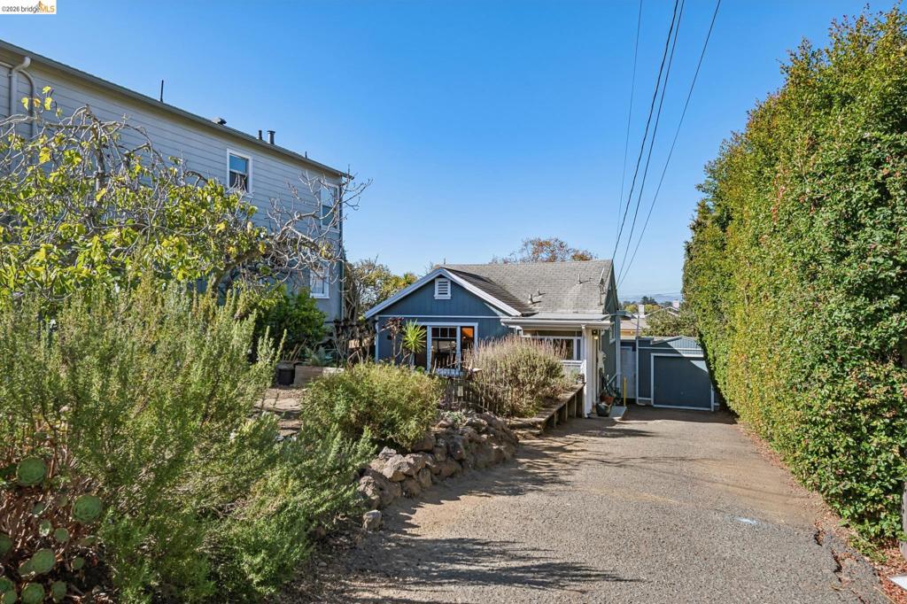 623 Clayton Ave