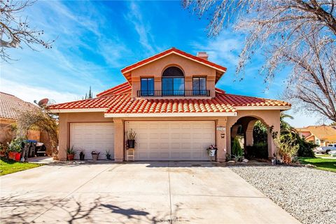 Photo of 42665 Tempo Dr, Lancaster, CA 93536 (MLS # SR26040942)