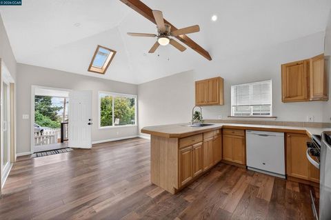 Photo of 514 Butte St St, Vallejo, CA 94590 (MLS # 41129266)