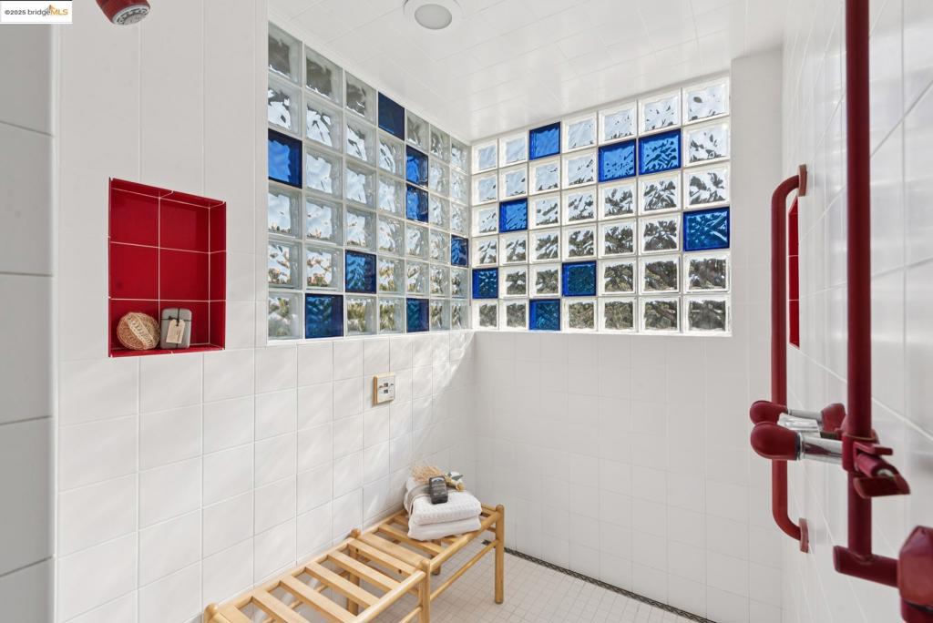 UPPER ROCKRIDGE - Residential