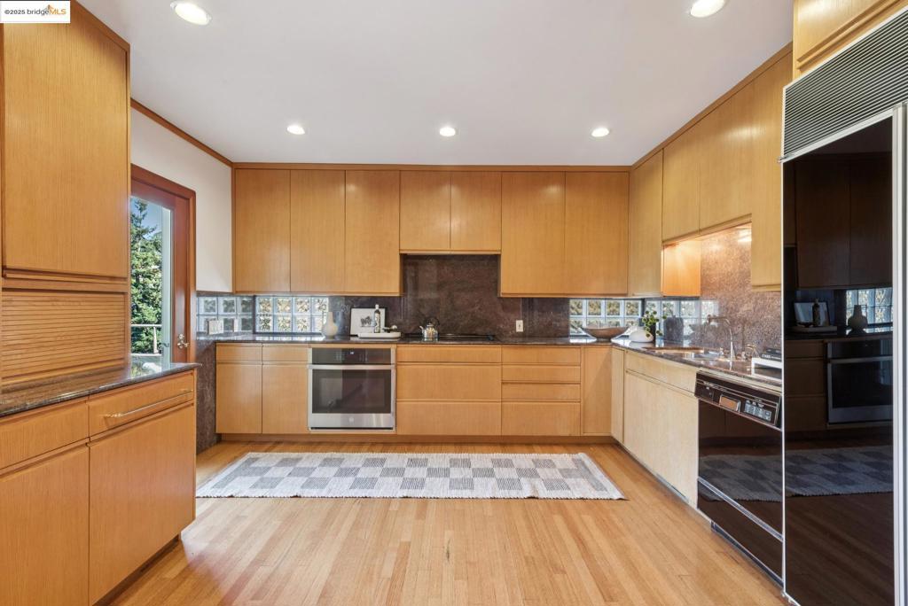 UPPER ROCKRIDGE - Residential