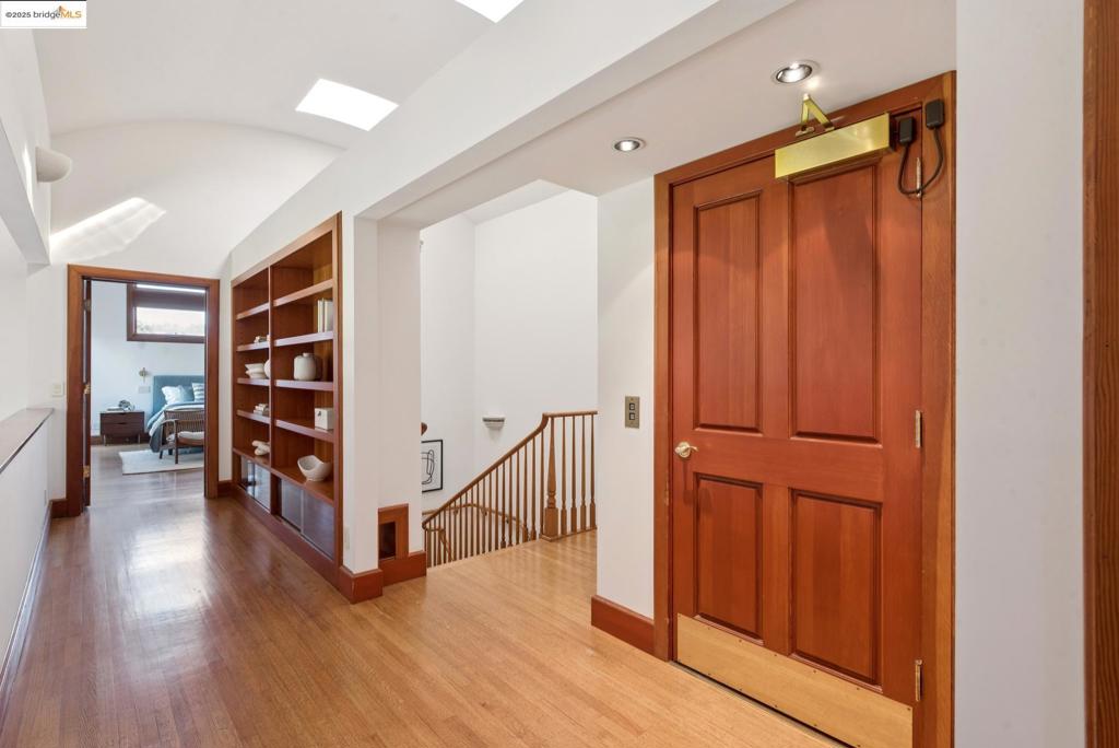 UPPER ROCKRIDGE - Residential