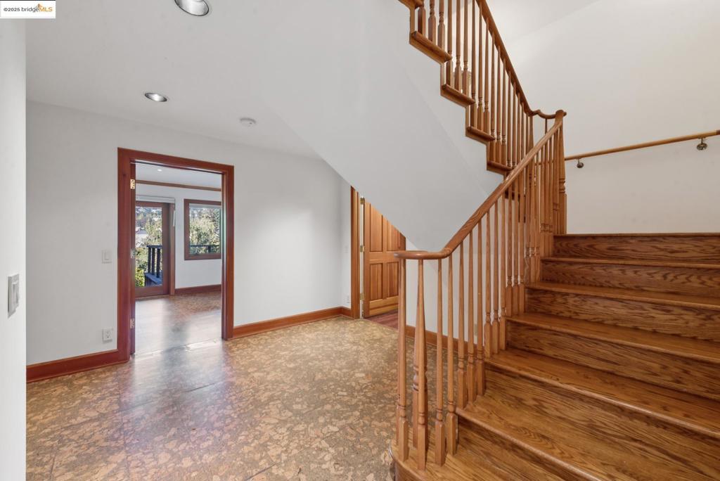 UPPER ROCKRIDGE - Residential