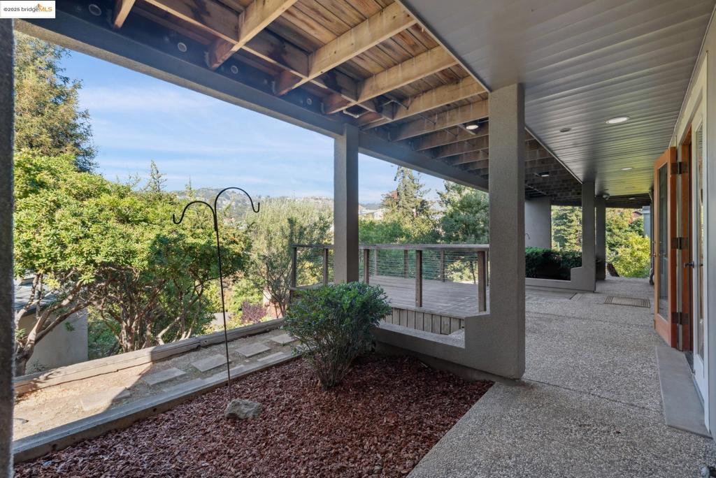 UPPER ROCKRIDGE - Residential