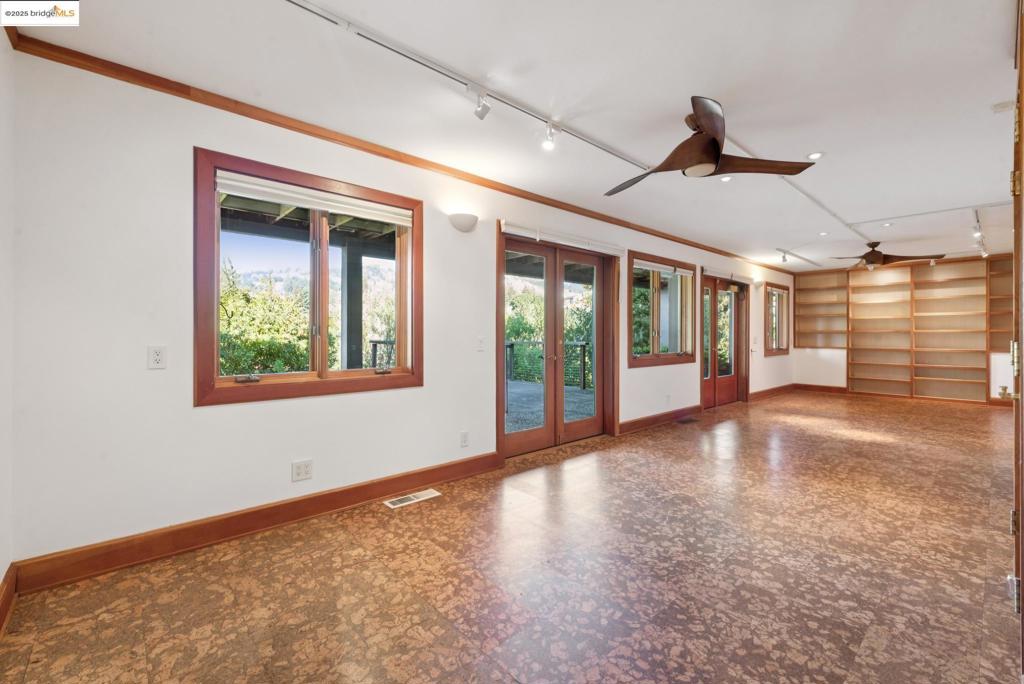 UPPER ROCKRIDGE - Residential