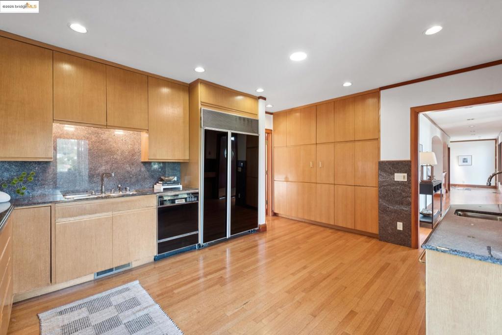 UPPER ROCKRIDGE - Residential