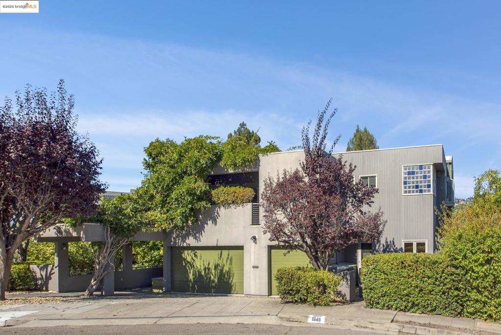 UPPER ROCKRIDGE - Residential