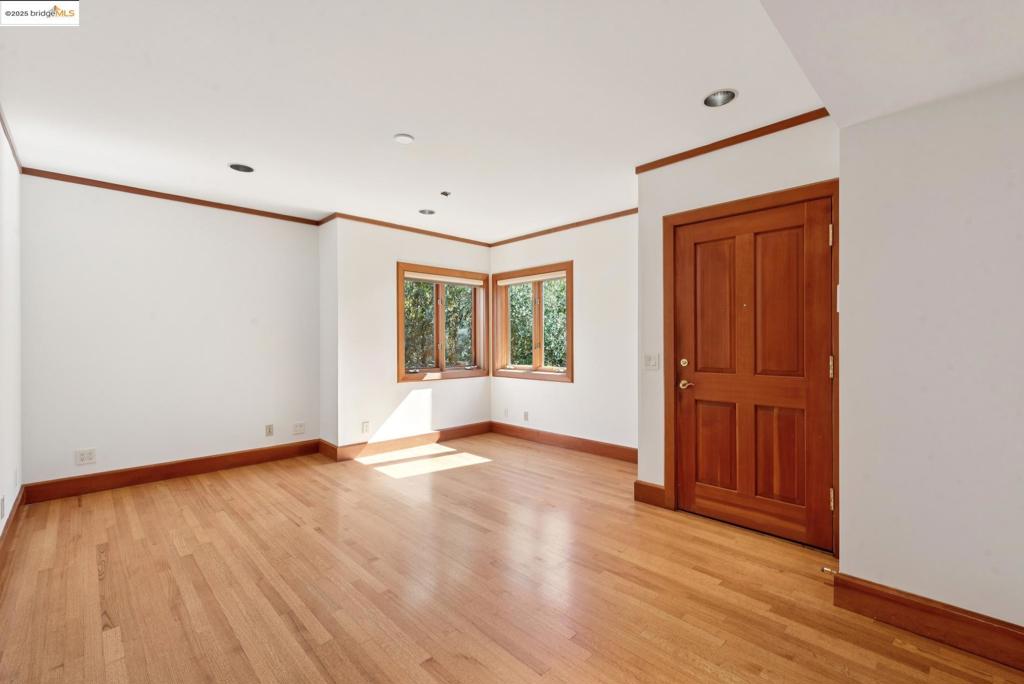 UPPER ROCKRIDGE - Residential