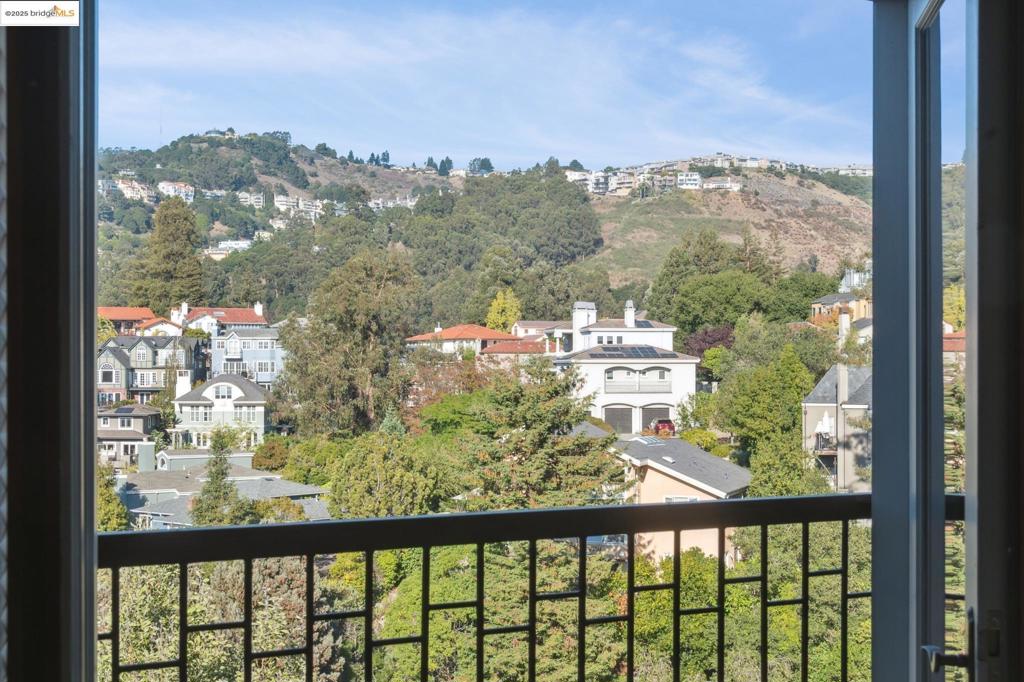 UPPER ROCKRIDGE - Residential