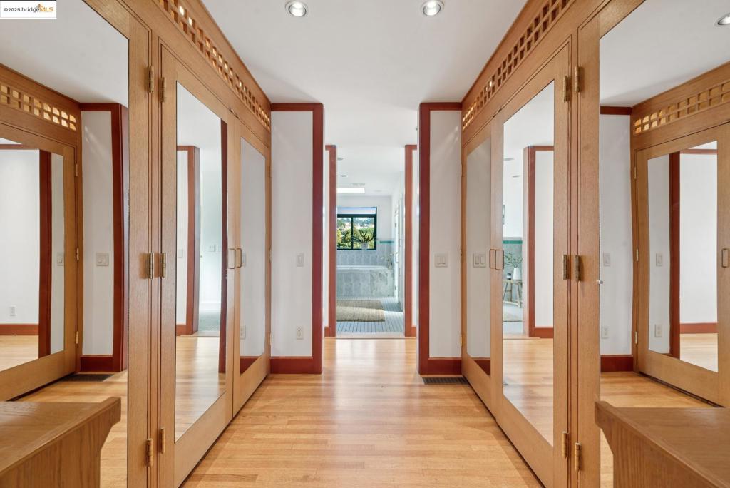 UPPER ROCKRIDGE - Residential