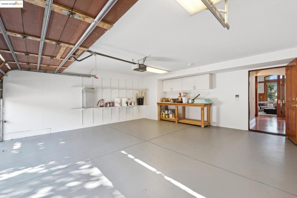 UPPER ROCKRIDGE - Residential
