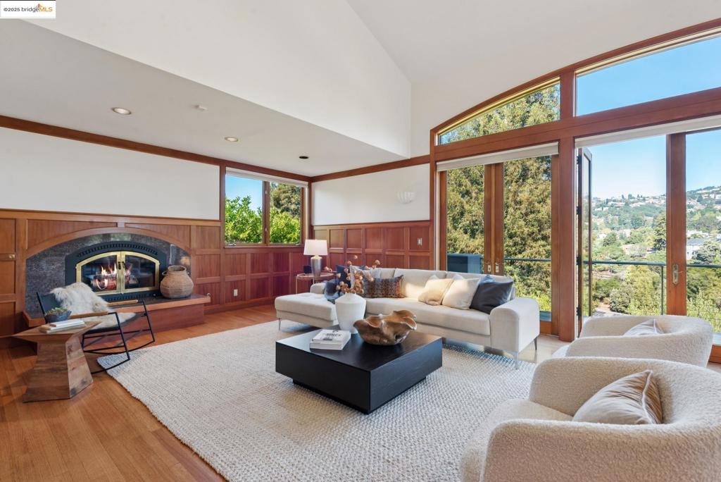 UPPER ROCKRIDGE - Residential