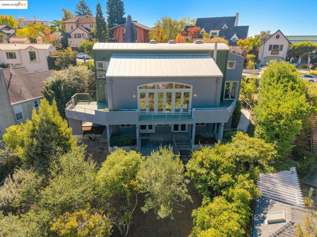 UPPER ROCKRIDGE - Residential