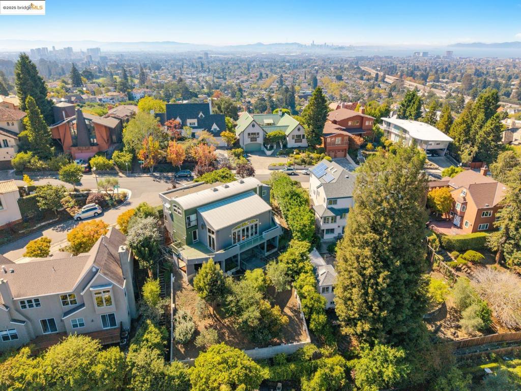 UPPER ROCKRIDGE - Residential