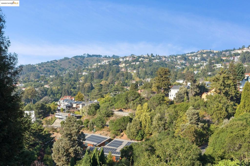 UPPER ROCKRIDGE - Residential