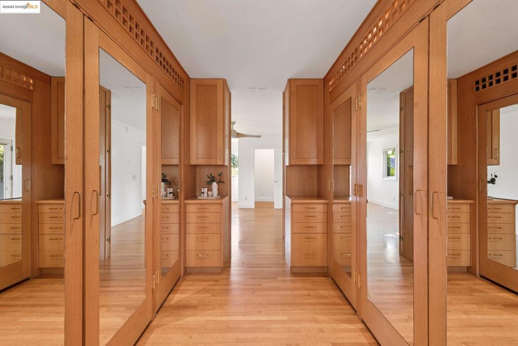 UPPER ROCKRIDGE - Residential