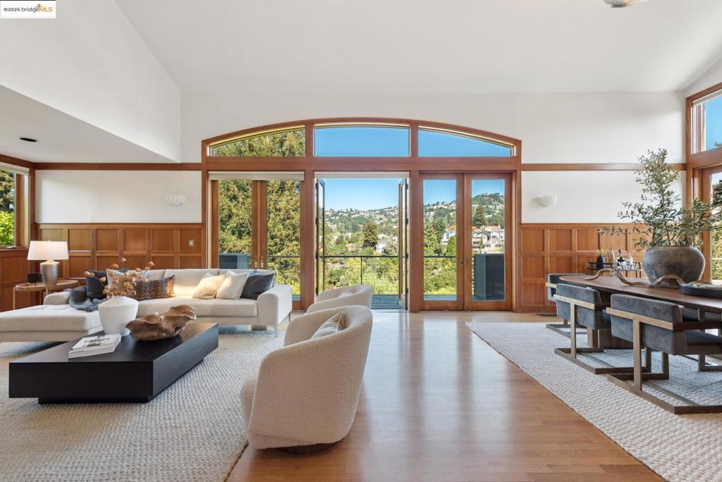 UPPER ROCKRIDGE - Residential