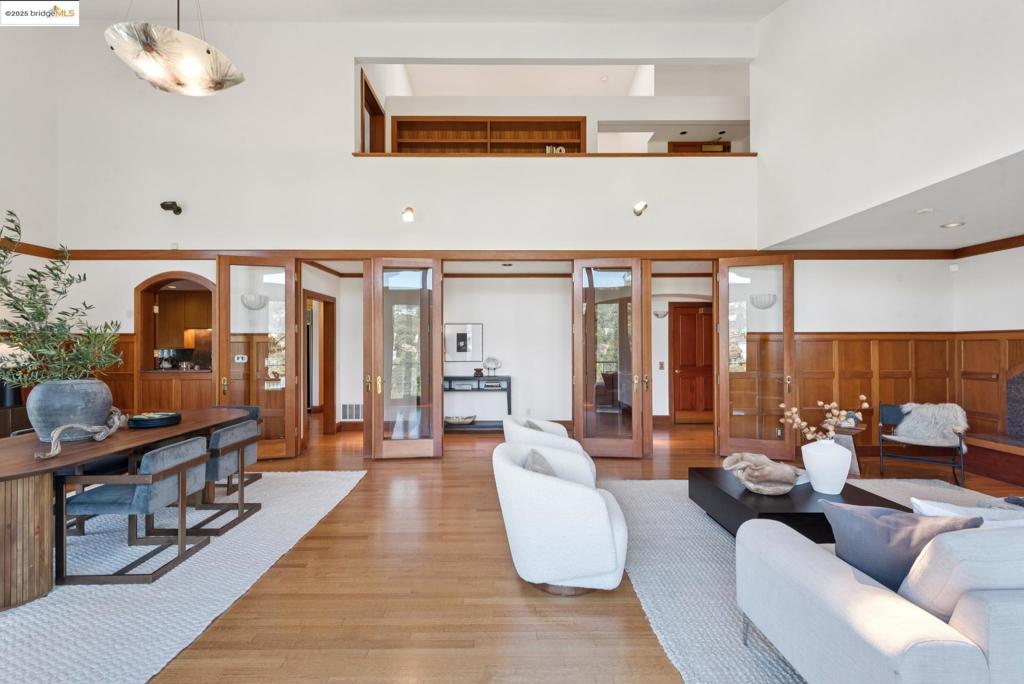 UPPER ROCKRIDGE - Residential