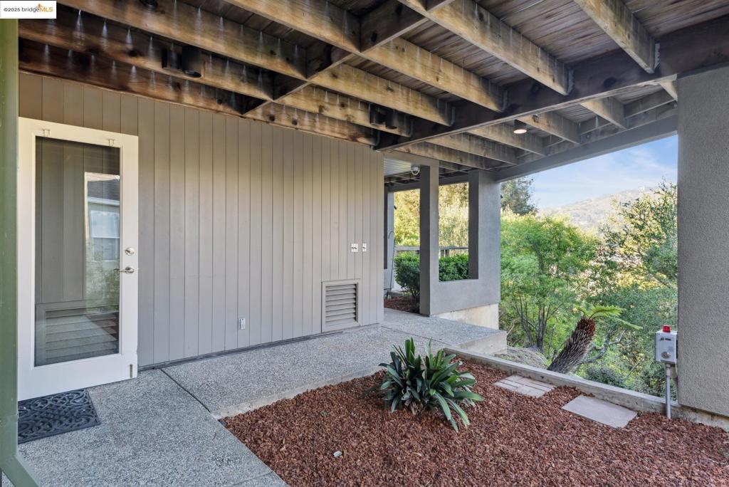 UPPER ROCKRIDGE - Residential