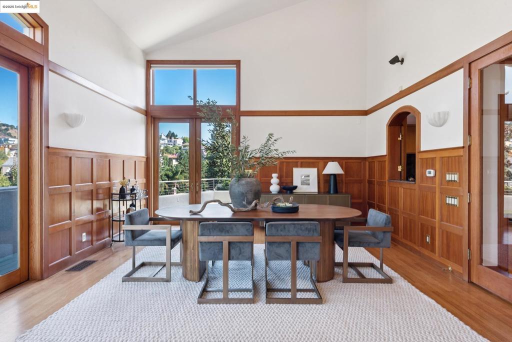 UPPER ROCKRIDGE - Residential
