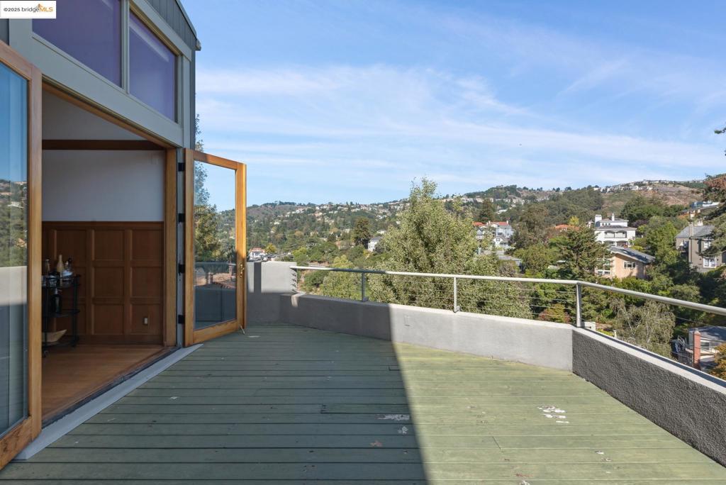 UPPER ROCKRIDGE - Residential