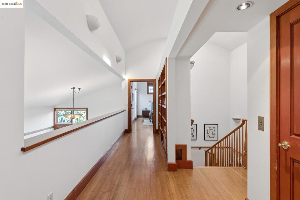 UPPER ROCKRIDGE - Residential